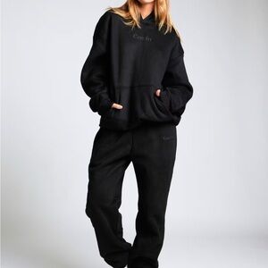Comfrt Signature Sweatpants in Black, XS, NEW IN BAG